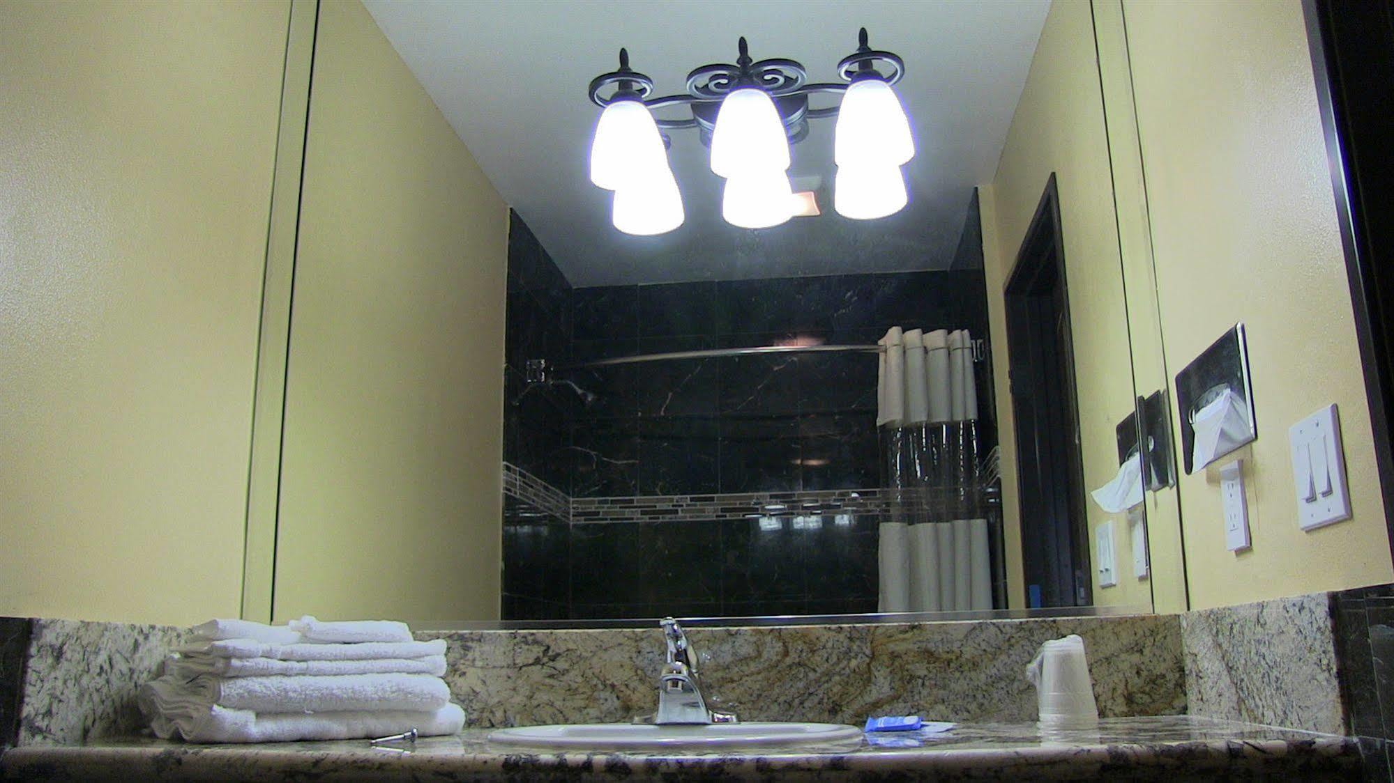 גרדנה Redondo Beach Inn-Lax (Adults Only) מראה חיצוני תמונה